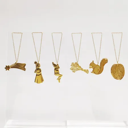 6 Juldekorationer, Georg Jensen, Golden Christmas 2004, Christmas Classics 2006 och 2007, höjd: ca.2,5-5,5cm, guldpläterad mässing, i orginalförpackningar. 