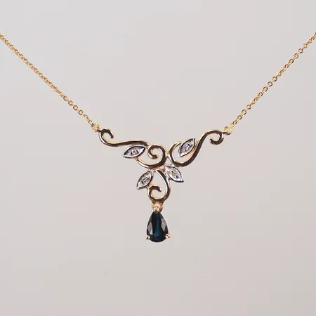 Halsband med blå och vita stenar, längd 43cm, bredd 1-21mm, 18K, 2,6g Vikt: 2,6 g