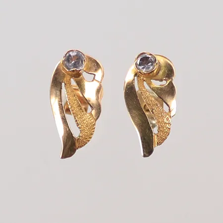 Ett par örhängen, 10x12mm, (ena snurrebussen ej i guld) 18K, bruttovikt 1,2g Vikt: 1,2 g