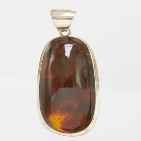 Silverhänge, polerad bärnsten, liten spricka, 70,1x34,3mm, 925/1000 Vikt: 39,6 g