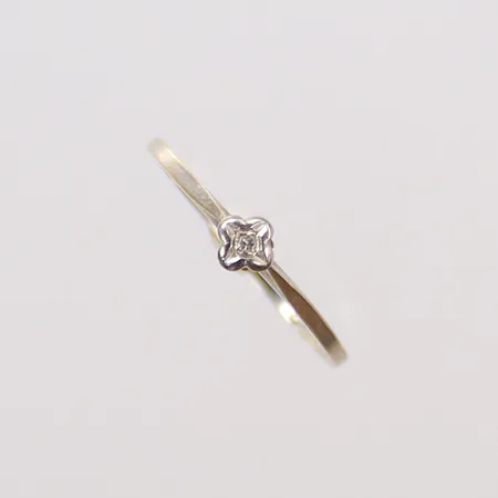 Ring, vitguld med diamant, ca 0,005ct, stl 16½, bredd 1-3mm, 18K, 1,2g Vikt: 1,2 g
