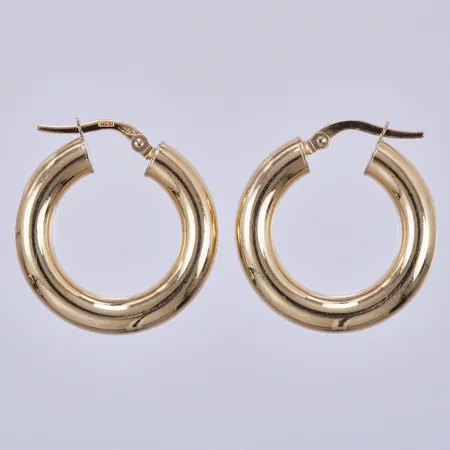 Ett par örhängen, Ø20mm, bredd: ca 4mm, 18K Vikt: 3,1 g