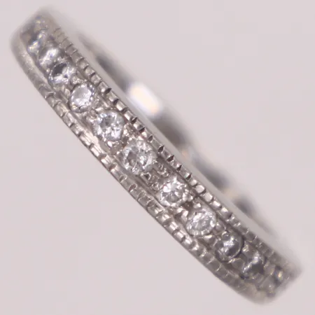 Ring med diamanter 13xca0,02ct, stl 16¼, bredd 2,6-3,5mm, platina 950/1000 7,8g