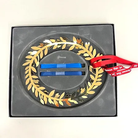 Juldekoration "Magnolia door wreath", Georg Jensen, längd 19,5cm, 18K guldpläterad mässing, design Helena Rohner, ur Christmas Collectibles 2017, originalask Skickas med paket.