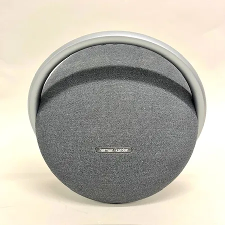 Högtalare, Harman Kardon Onyx Studio 7, bluetooth, snr: CCAO20LP1880T8, portabel, laddarsladd, skrapmärke på handtag Skickas med postpaket.