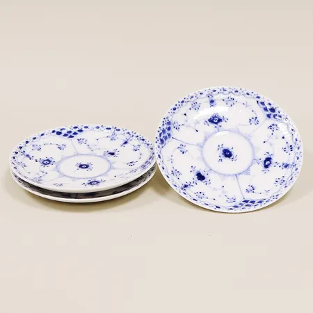 3 fat, Royal Copehagen, Musselmalet, Ø12,6cm, nr 719 Skickas med paket.