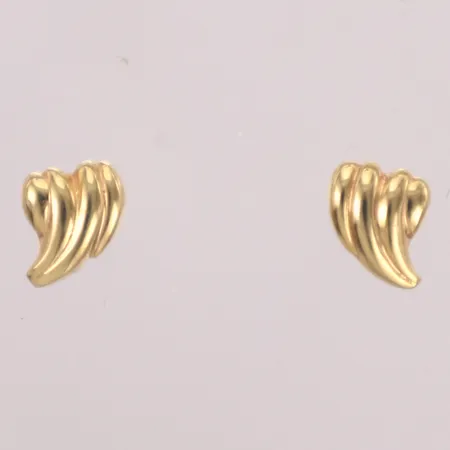 Ett par örhängen, längd 6,9mm, bredd 5mm, en snurrebuss saknas, 18K Vikt: 0,6 g