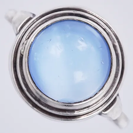 Ring med sten, stl:17, bredd ca 1-13mm, 830/10000 silver Vikt: 2,3 g