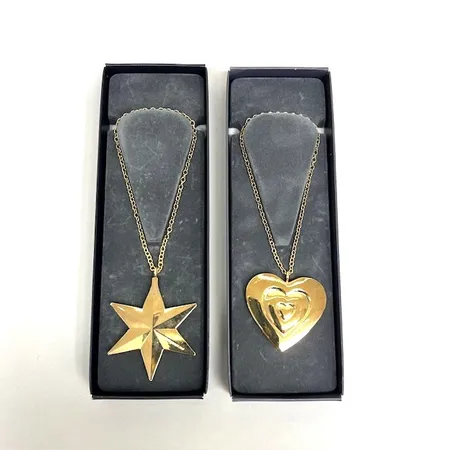 Juldekorationer hjärta och stjärna, Georg Jensen, längd 3,5cm, 24K guldpläterad mässing, design Lene Munthe 2010, originalask