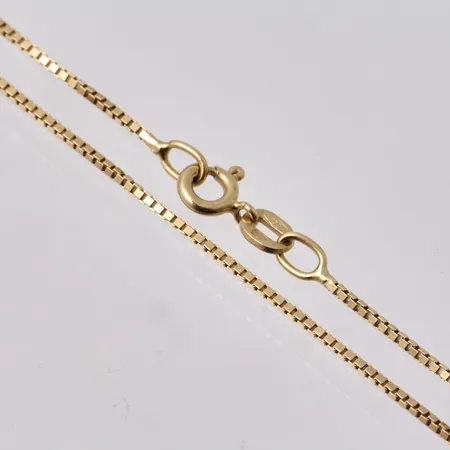 Kedja i 18K guld, 38,5cm, Venezia, bredd 0,9mm, tillverkad av Balestra, vikt 3,07g. 