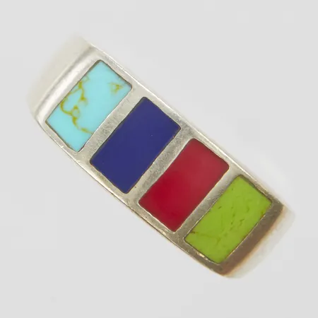 Silverring med turkos, sodalit, jaspis samt gaspeit, Ø17, bredd: 3-7,3mm, 925/1000 Vikt: 5,6 g