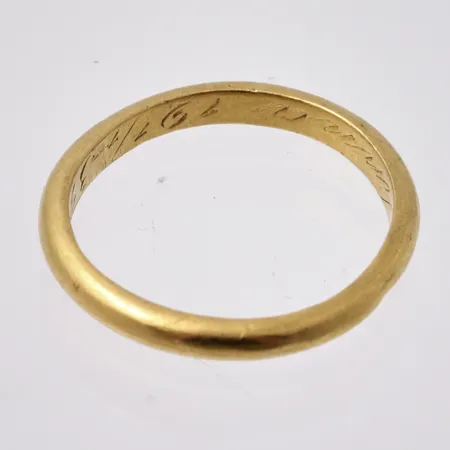 Defekt guld, 23K, vikt 5,49g.