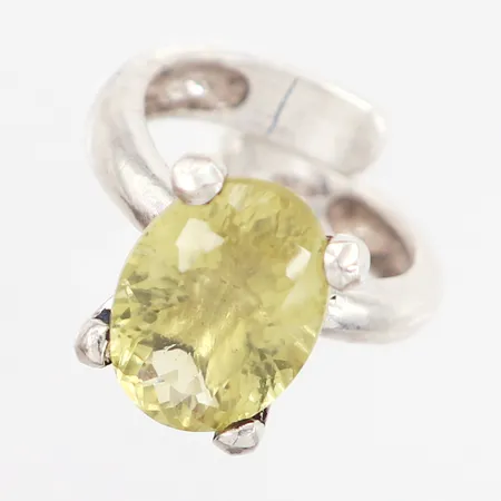 Ring med grön sten, stl 15½, bredd: 3-13,5mm, justerbar skena, silver 925/1000 Vikt: 6,2 g