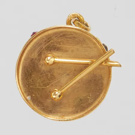 Hänge, trumma, Ø14,7mm, höjd: 9,5mm, röda stenar, repor, 18K Vikt: 3,7 g