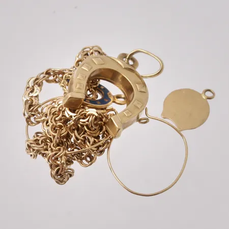 Diverse defekt guld, 18K, vikt 6,61g.
