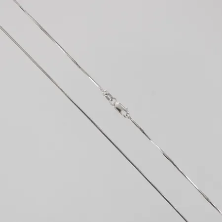 Kedja, 45cm, Ormlänk, bredd: 1mm, vitguld, 18K.  Vikt: 6,6 g