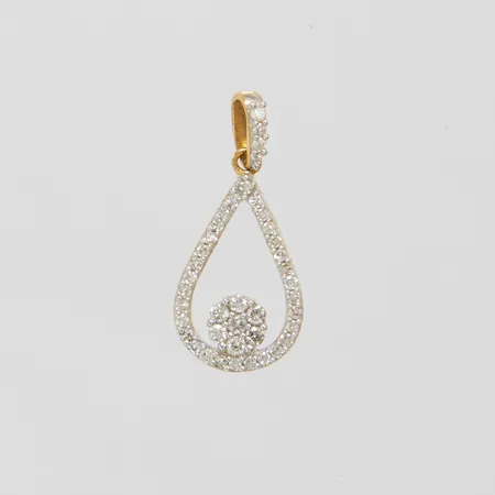 Hänge, diamanter 39 x ca.0,005ct, 18,8x7,9mm, GHA, 18K Vikt: 0,7 g