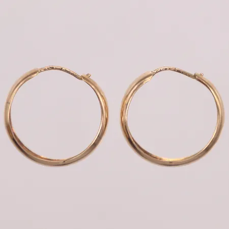 Ett par örhängen creoler, ca Ø21mm, bredd 4,7mm, 14K Vikt: 2 g