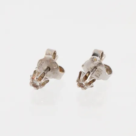 Örhängen paret, vitguld med små diamanter, Ekström Sweden AB,18k.OBS! Skickas tidigast 4/8 pga. semesterstängt. Vikt: 0,8 g