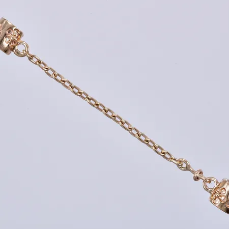 Berlock med blommotiv, säkerhetskedja, längd ca 6,5cm, bredd ca 2-5mm, Pandora, 14K  Vikt: 2,5 g