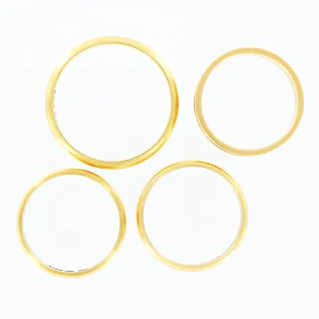 4 ringar, släta, gravyrer, 18K, 16,2gram  Vikt: 16,2 g