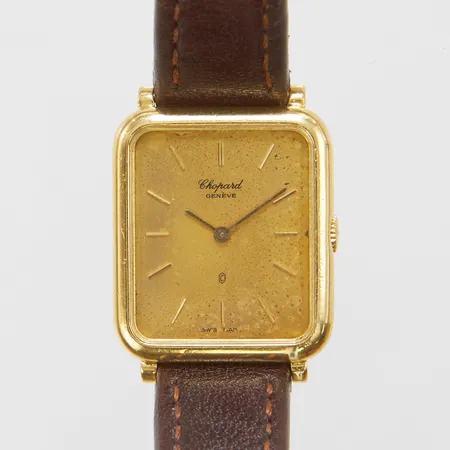 Damur Chopard Genève 18K, quartz, Ø 20 x 23,5mm, refnr: 189112, serienr: 5164, cal. 602, safirglas, läderband ej original, skadad urtavla, går ej, ca år 1985, inga övriga tillbehör. 