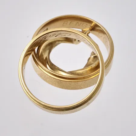 Diverse defekt guld, 18K, vikt 14,51g.