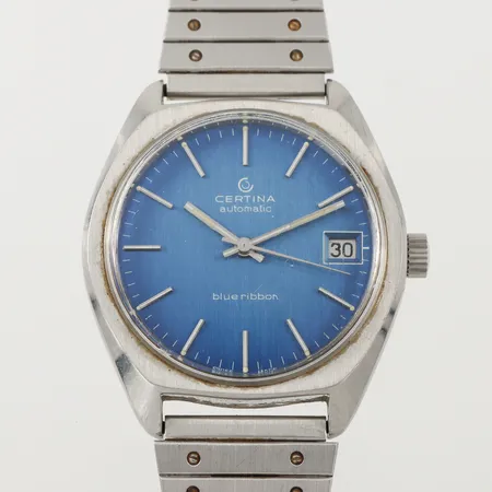 Herrur Certina Blue Ribbon Automatic, tillverkad för Volvos 50 års  jubileum 1977, tickar igång men ej funktionstestad, diameter 36 mm.OBS! Skickas tidigast 4/8 pga. semesterstängt. 