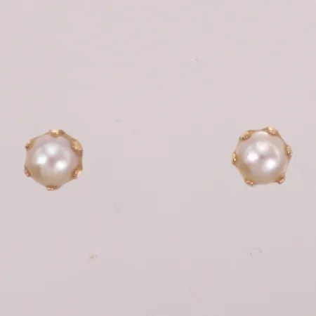 Ett par örhängen med odlade pärlor Ø4mm, 14K Vikt: 0,6 g