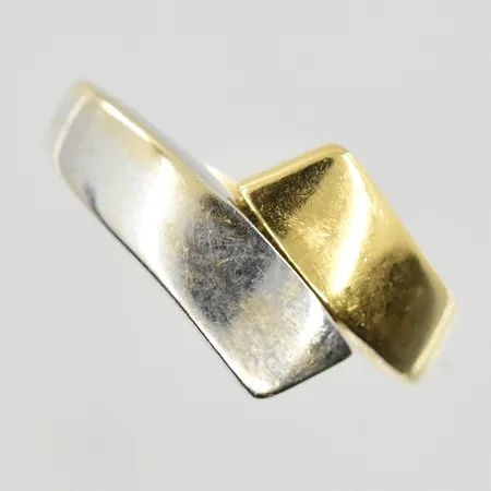 Ring, Guldfynd, stl 16¼, bredd 3-12 mm, 18K. Vikt: 4,1 g
