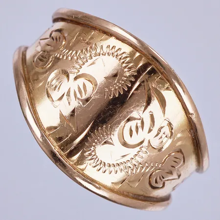 Gotlandsring, Magnusson Guldsmedjan Odd 1979, stl: 17½, bredd ca 4-14mm, 18K Vikt: 3,6 g