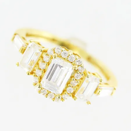 Ring, stenar, stl 17½, bredd, 1,5-9mm, 18K. Vikt: 2,4 g