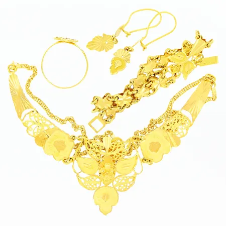 1 Collier 45cm, 1 armband, 17cm, 1 par örhängen 37x8mm, 1 ring stl 17¾, defekter, skevheter, lagningar, 21K.  Vikt: 25,8 g