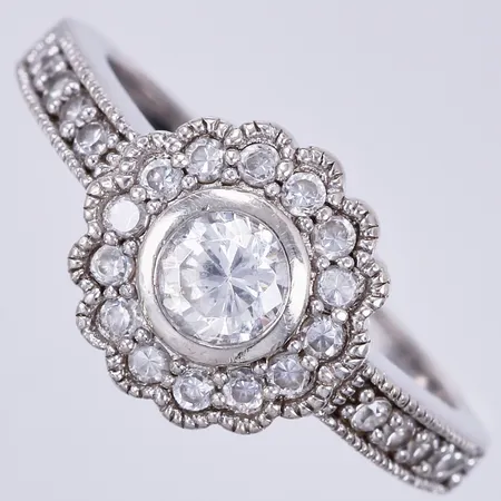 Ring med stenar, stl: ca 17¼, bredd: ca 2-11mm, 925/1000 silver  Vikt: 3,5 g