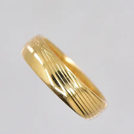 Ring, stl 16¼, bredd 4,8mm, 18K Vikt: 4,2 g
