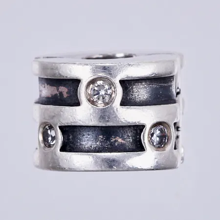 Berlock Pandora med vita stenar, Ø 1cm, bredd ca 7mm, silver 925/1000 Vikt: 2,5 g