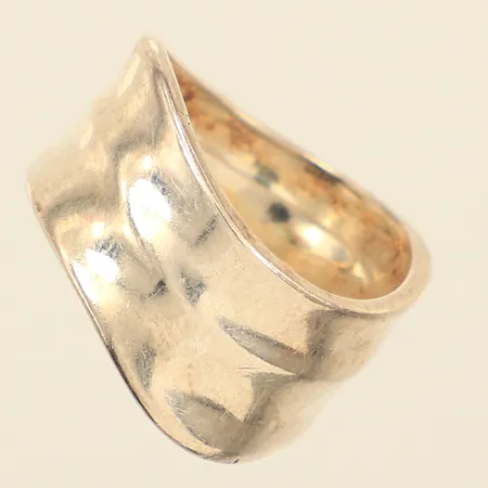 Ring, stl 18, bredd 10,5mm, 925/1000 silver  Vikt: 7,8 g