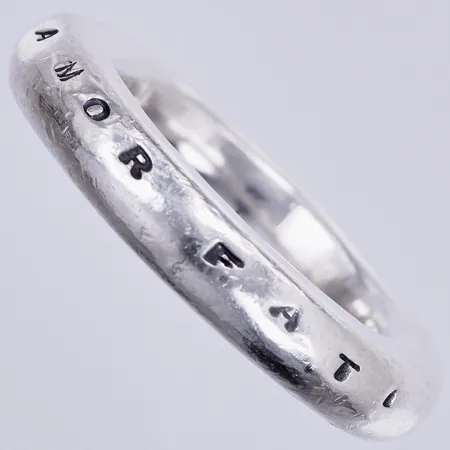 Ring "Amor Fati", stl ca 16½, bredd ca 4mm, Efva Attling, repor, silver 925/1000 Vikt: 10 g