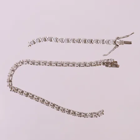 Silverskrot, defekt, silver 925/1000.  Vikt: 7,4 g