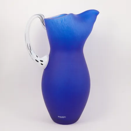 Kanna, Amazon, Gunnel Sahlin för Kosta Boda, glas, höjd ca 29cm, smärre nagg, 89272, signerad, personlig gravyr i botten.