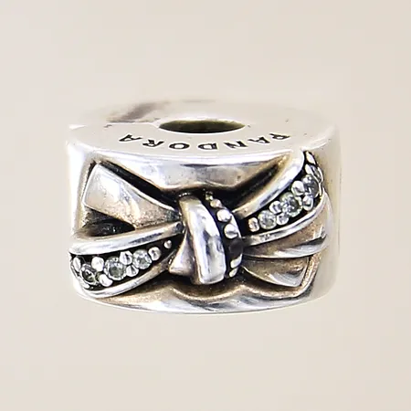 Berlock rosetter med vita stenar, Pandora, 12,8x11mm, silver 925/1000 Vikt: 4,5 g