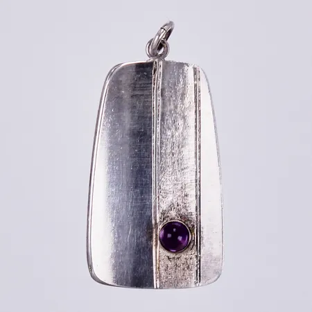 Hänge med lila sten STIGBERT, längd ca 4,6cm, bredd ca 24mm, Runes Konsthantverk R Tennesmed år 1960, silver 830/1000  Vikt: 7,8 g