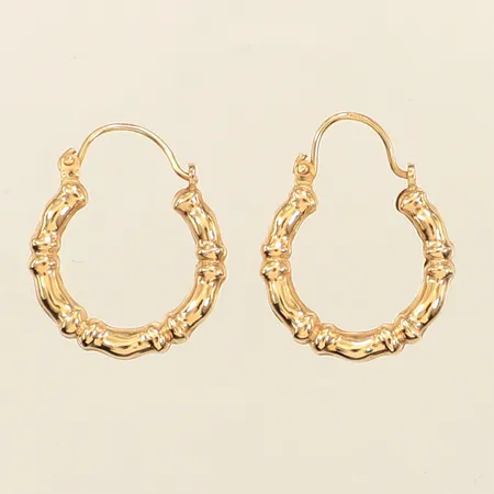 Ett par örhängen creoler, längd 20mm, bredd 17mm, 14K  Vikt: 1,3 g