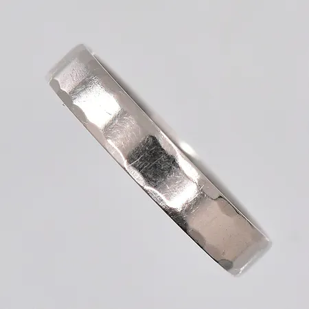 Ring, stl 20, vitguld, gravyr, 18K Vikt: 3,2 g