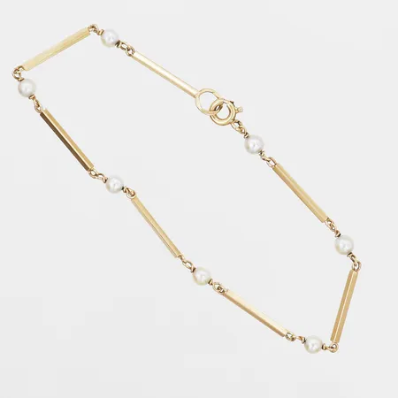 Armband med odlande saltvattenpärlor, Stavlänk, M.K:S Guldsmedsatelier Ab 1962 längd 18,5cm, bredd 2-3mm, 18K Guld.  Vikt: 3,7 g