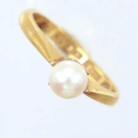 Ring, pärla, Ø18, Linderoths Eftr Arvid Rosen Firma, år 1937, skev i skenan, gravyr, 23K  Vikt: 4,9 g