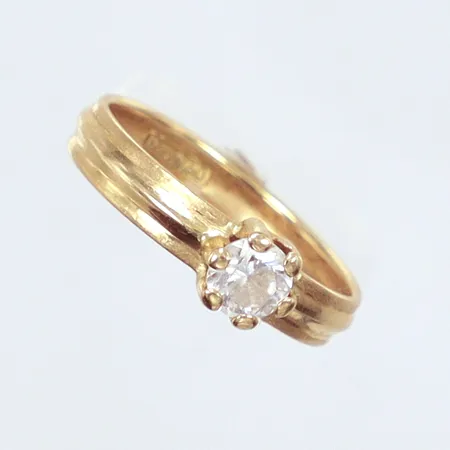 Ring, vit sten, Ø18, 18K  Vikt: 1,2 g