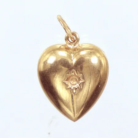 Hänge hjärta, längd 19,3, bredd 12,2mm, defekt saknar sten, 18K  Vikt: 1,4 g