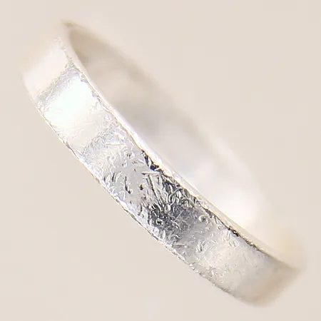 Ring. slät, stl: 18½, bredd: 3,6mm, repor, silver 925/1000 Vikt: 2,7 g