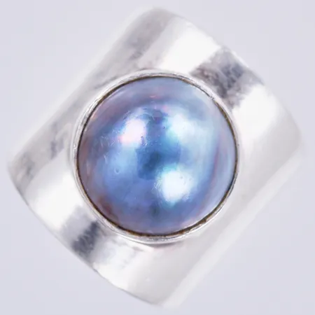 Ring KumKum, stl: 17 ¼, bredd ca 10-20mm, 925/1000 silver Vikt: 16,7 g